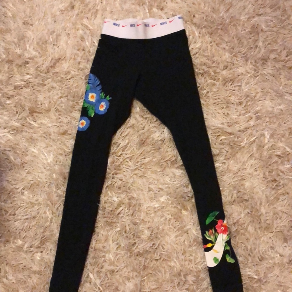 ❌❌SOLD❌❌BNWT Black NIKE Workout Leggings❤️